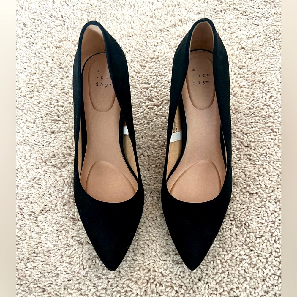 A New Day Black Suede Pumps